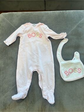 Boss Light Pink Baby Footed One-Piece with Gold Accent Size 9 months Great cond